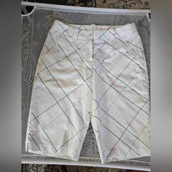 Nike Dri-Fit  Striped Bermuda Shorts Sz 6 White  Golf - Picture 1 of 5